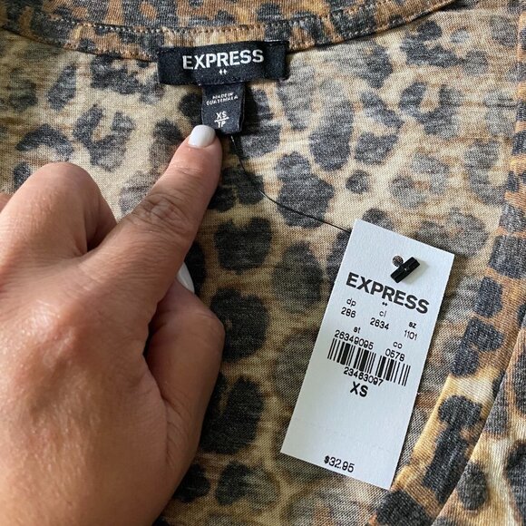 Nwt Express V-Neck London Leopard Tee Large - Picture 6 of 7